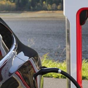 Tesla - Uma Revolução nos Carros Elétricos | Solutio Web